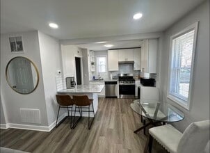 1830 White St in Des Plaines, IL - Building Photo - Building Photo