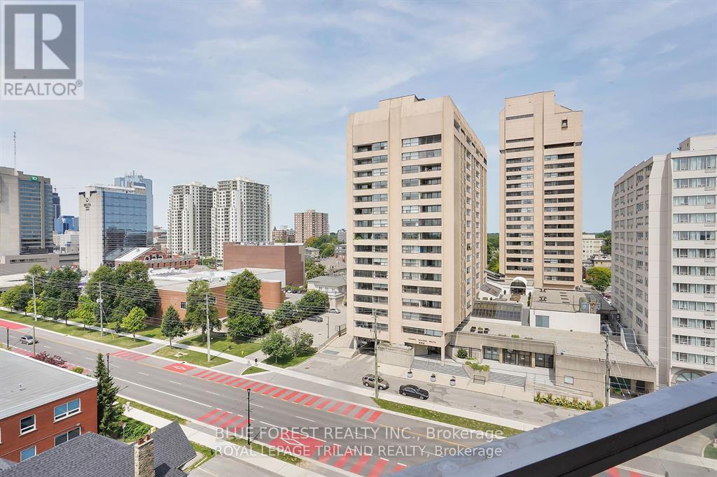 363-1363 Colborne St in London, ON - Building Photo