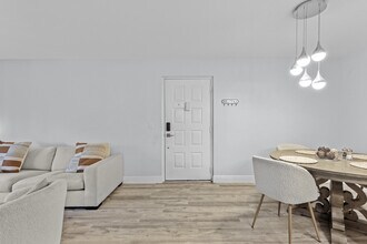 629 Sea Pine Way in Greenacres, FL - Building Photo - Building Photo