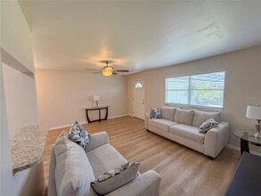 205 Andover Pl N in Sun City Center, FL - Building Photo - Building Photo