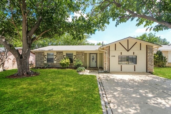 property at 1506 Winderemere Dr