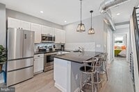 2527 N Front St photo'