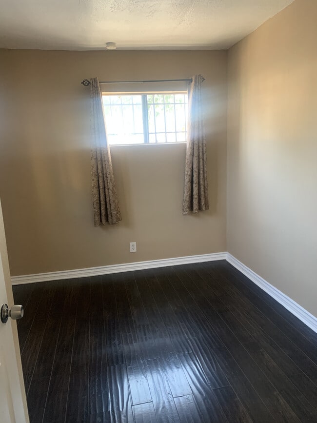 9627 Hickory St photo'