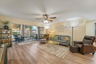 5673 Ashton Lake Dr in Sarasota, FL - Building Photo - Building Photo