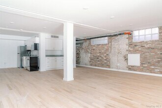 155 S River St, Unit Basement D in Troy, NY - Building Photo - Building Photo