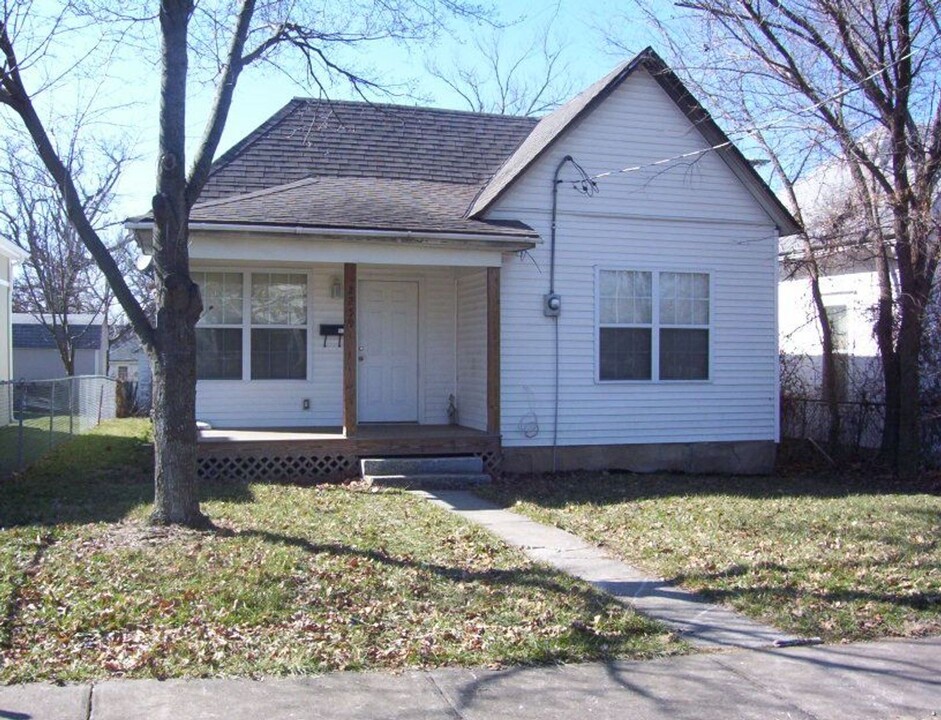 2259 N Ramsey Ave in Springfield, MO - Building Photo