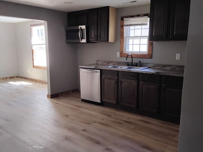 property at 2127 N Grace Ave