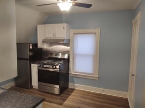 99 Madison St, Unit 99 Madison st in Pawtucket, RI - Foto de edificio - Building Photo