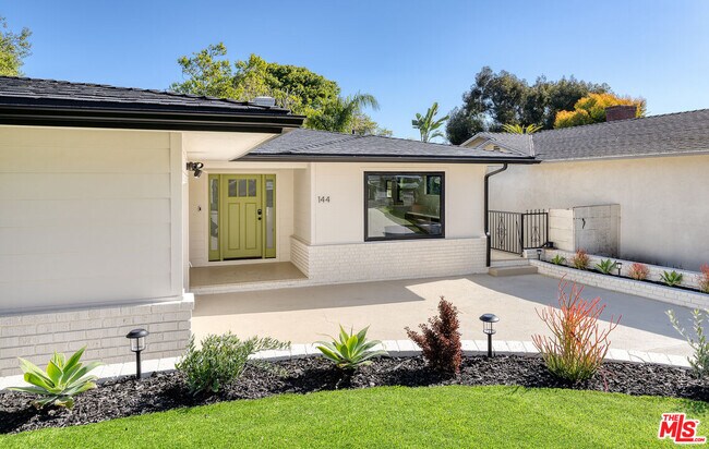 144 Vista Del Parque in Redondo Beach, CA - Building Photo - Building Photo