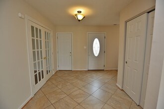 1012 Antioch Cir in Virginia Beach, VA - Building Photo - Building Photo