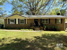 105 Marrow St in Clarksville, VA - Building Photo