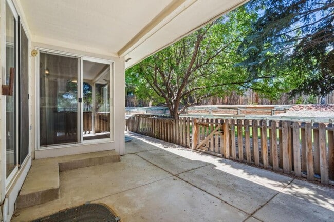 property at 226 S 3rd St
