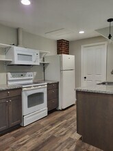 1620 SW College Ave in Topeka, KS - Building Photo - Building Photo