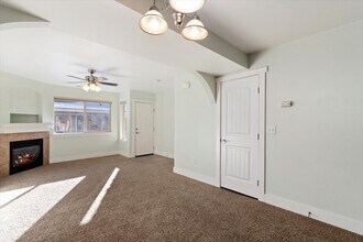 9947 W Rosecroft Ct in Boise, ID - Building Photo - Building Photo