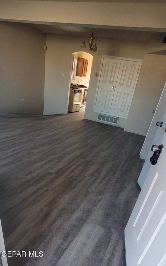 10340 Valle Suave Dr in Socorro, TX - Building Photo - Building Photo