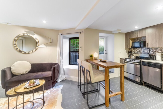 1109 1st Ave, Unit SI ID1051306P in New York, NY - Building Photo - Building Photo