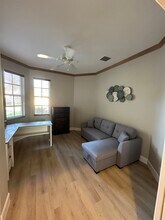 8899 Bristol Bnd in Ft. Myers, FL - Foto de edificio - Building Photo