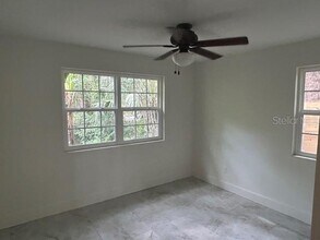 930 NE 12th Ave in Gainesville, FL - Building Photo - Building Photo