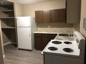 44 Allanbrooke Dr in Yorkton, SK - Building Photo - Building Photo