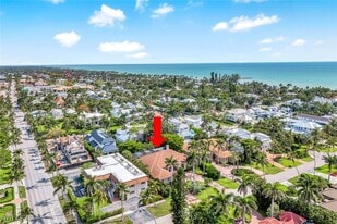 258 9th Ave S in Naples, FL - Building Photo