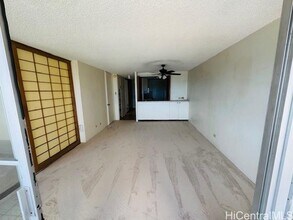 1676 Ala Moana Blvd in Honolulu, HI - Building Photo - Building Photo