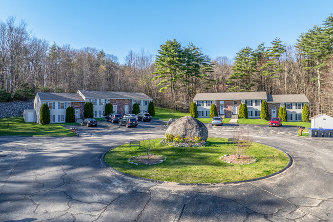 930 Templeton RD in Athol, MA - Foto de edificio - Building Photo