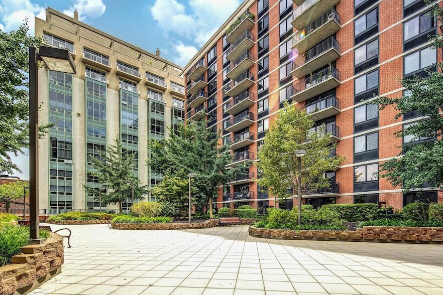 700 Grove St in Jersey City, NJ - Building Photo