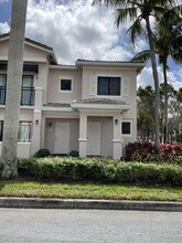 2804 Sarento Pl in Palm Beach Gardens, FL - Building Photo - Building Photo
