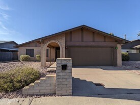 10044 N 39th Ln in Phoenix, AZ - Building Photo