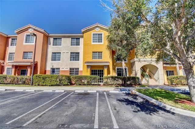 property at 6761 Heritage Grande