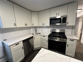 118 Marginal St in Boston, MA - Building Photo