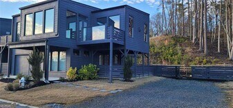 109 Marina Parc Dr in Waleska, GA - Building Photo