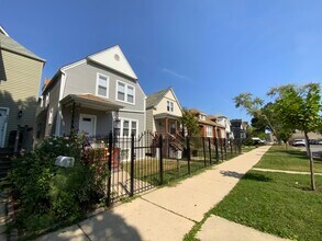 3426 W Melrose St in Chicago, IL - Building Photo - Building Photo