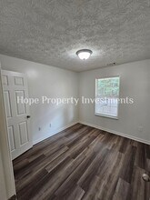 3096 Mobley Bridge Rd in Hogansville, GA - Building Photo - Building Photo