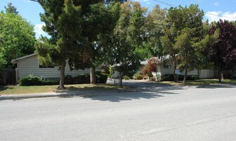 2367 Wyandotte St in Mountain View, CA - Building Photo