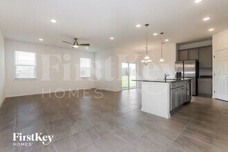 214 Windsor Reserve Dr in Eagle Lake, FL - Building Photo - Building Photo