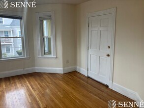 24 Haskell St, Unit 2 in Cambridge, MA - Building Photo - Building Photo