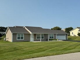 5085 Liberty Dr in Traverse City, MI - Building Photo