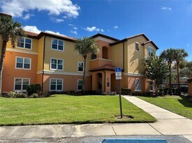 5455 Vineland Rd in Orlando, FL - Building Photo