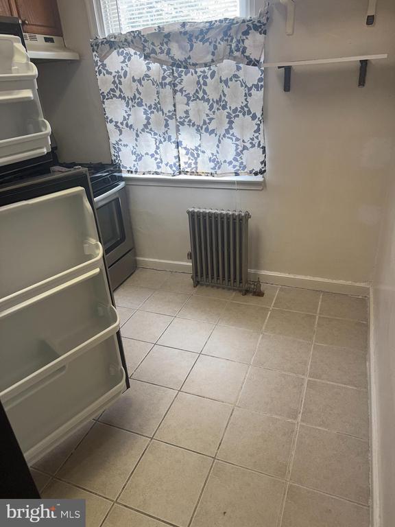 property at 1629 Murdoch Rd