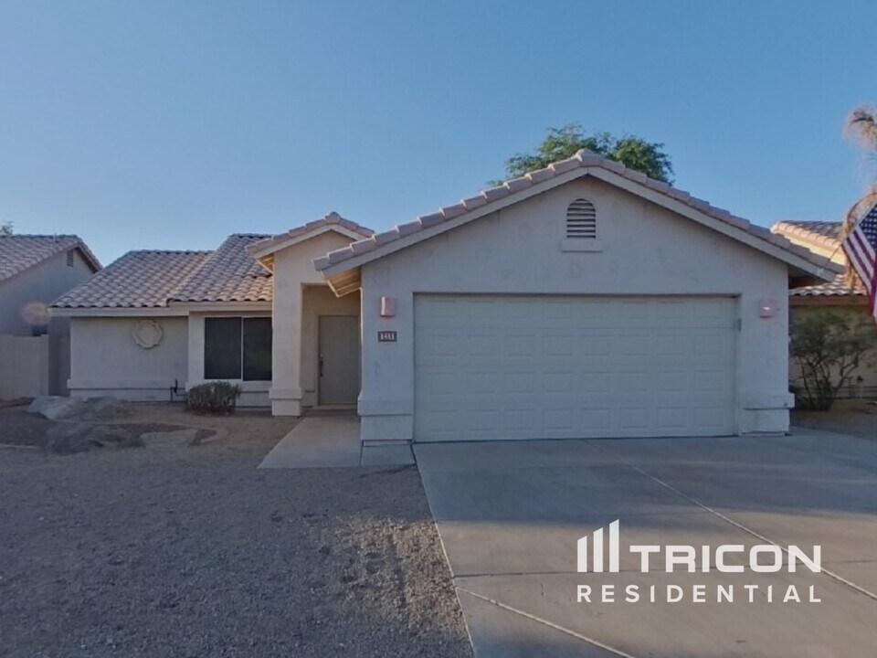 1411 W Villa Theresa Dr in Phoenix, AZ - Building Photo