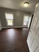 1127 W 7th St in Waterloo, IA - Building Photo - Building Photo