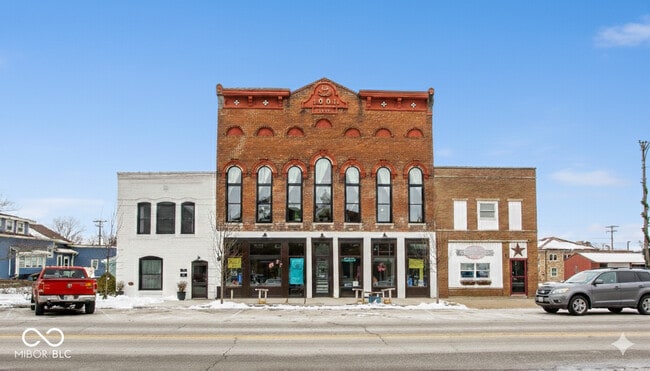 108 W Main St in Thorntown, IN - Foto de edificio - Building Photo