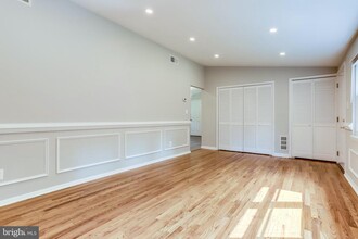 8424 Hayden Ln in Annandale, VA - Building Photo - Building Photo