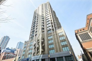 600 N Dearborn St, Unit 1901 in Chicago, IL - Building Photo