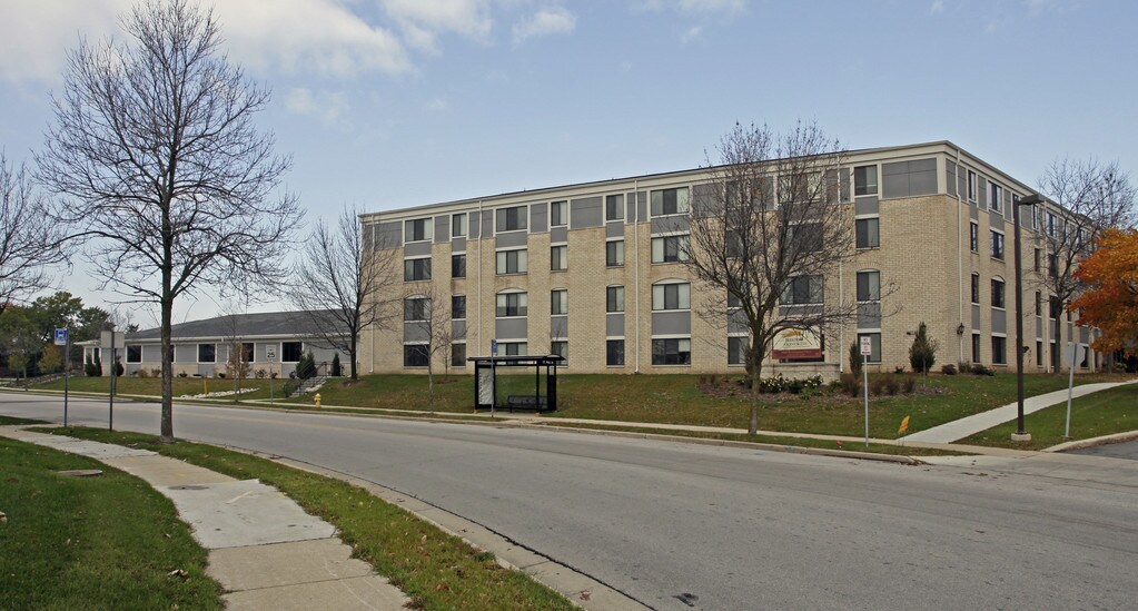 Berkshire at Kensington Waukesha, WI Apartments