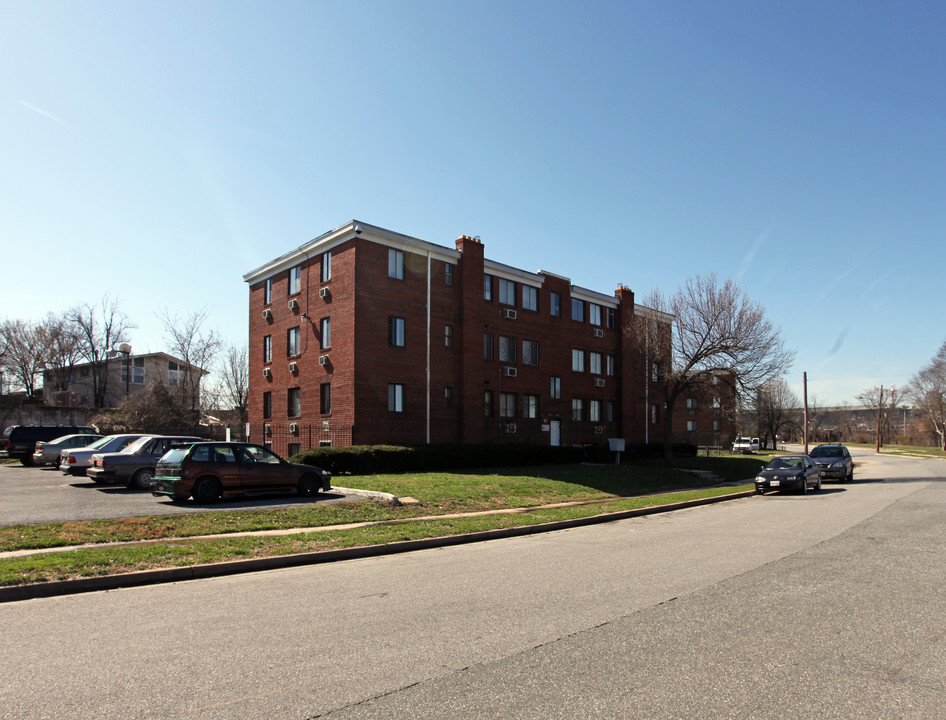 4785 Huron Ave in Suitland, MD - Building Photo