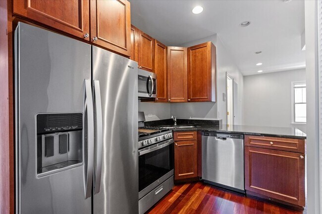 property at 1360 W Greenleaf Ave