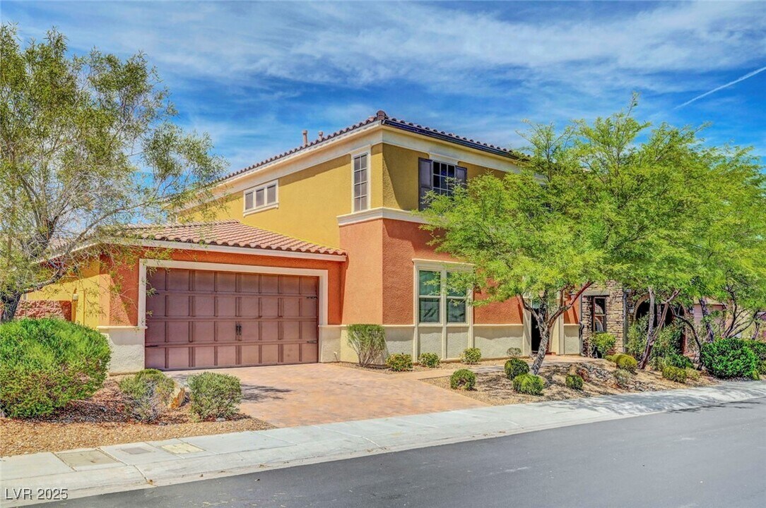 2569 Prairie Pine St in Henderson, NV - Building Photo