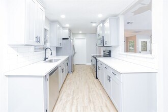 5823 Toddington Rd in Humble, TX - Building Photo - Building Photo